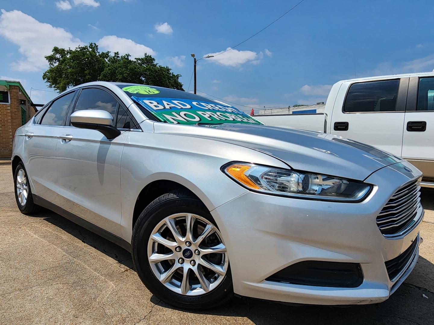 2016 SILVER /GRAY Ford Fusion (3FA6P0G70GR) , located at 2660 S.Garland Avenue	, Garland, TX, 75041, (469) 298-3118, 32.885387, -96.656776 - CASH$$$$$ CAR! This is a 2016 FORD FUSION S SEDAN! SUPER CLEAN! BACK UP CAMERA! BLUETOOTH! Come in for a test drive today. We are open from 10am-7pm Monday-Saturday. Call or text us with any questions at 469-202-7468, or email us at dallasautos4less@gmail.com. - Photo#0